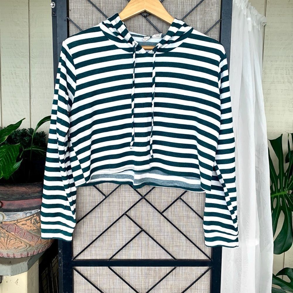 Sky and Sparrow Green White Stripe Hooded Crop L